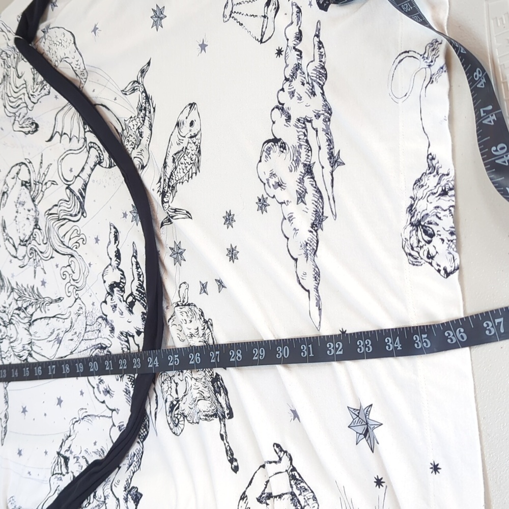 Soma, Cool Nights, Heavenly Zodiac Kimono Style Robe. Size, Small/Medium - Picture 7 of 8